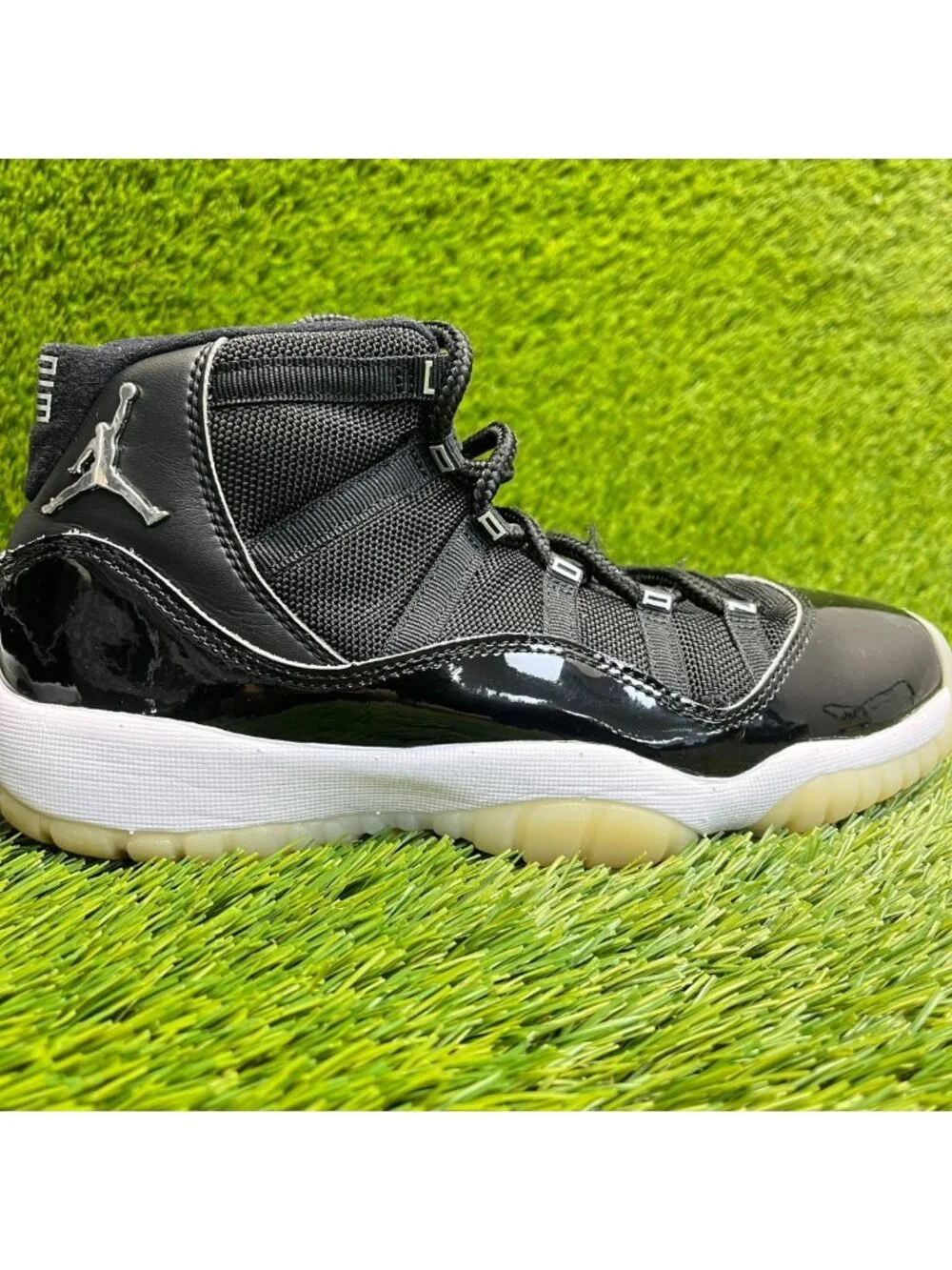 Nike Air Jordan 11 Retro Boys Size 7Y Black White Basketball Shoes Sneakers